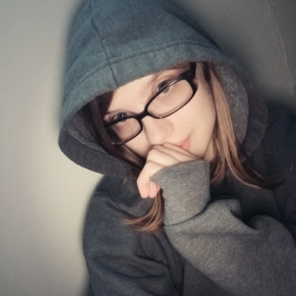 Meet your Posher, Christy - Picture 1 of 1